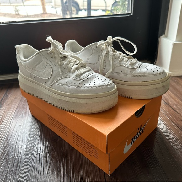 Nike platform sneakers - Picture 3 of 5